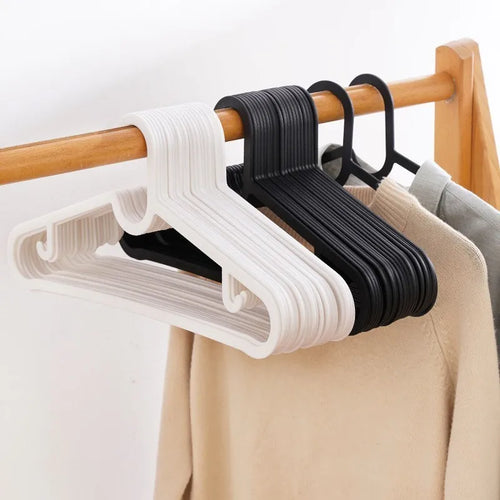 Set of 4 Minimalist Clothes Hangers