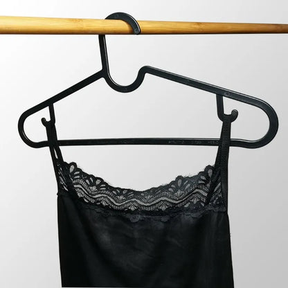 Set of 4 Minimalist Clothes Hangers