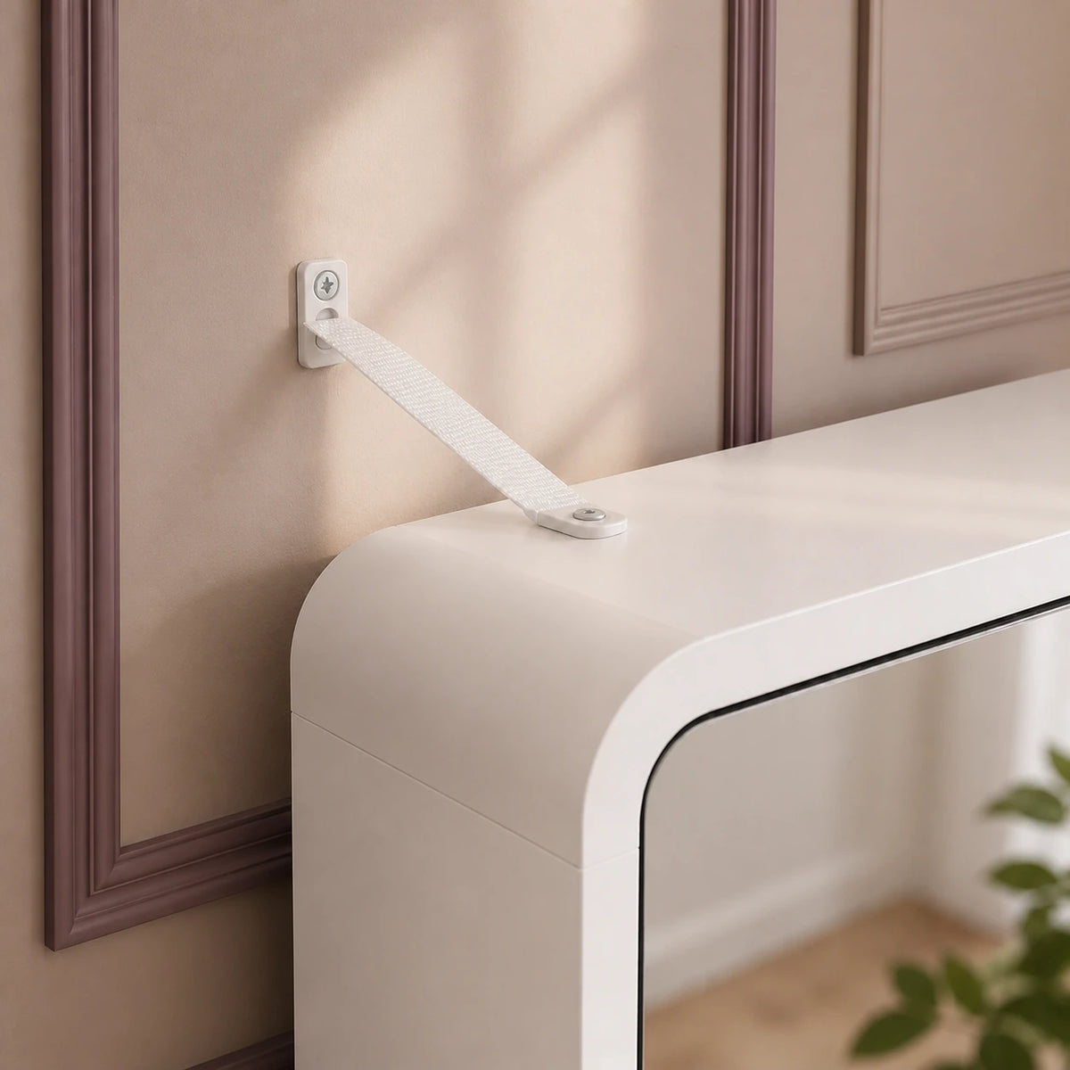 Anti-tip hardware for Arynora Vista 5