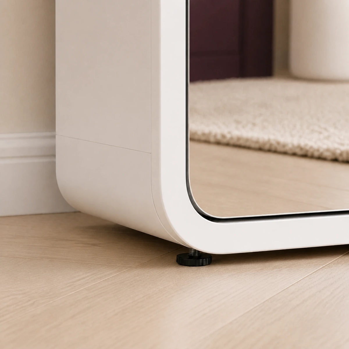 Adjustable leveling foot detail of Arynora Vista 5